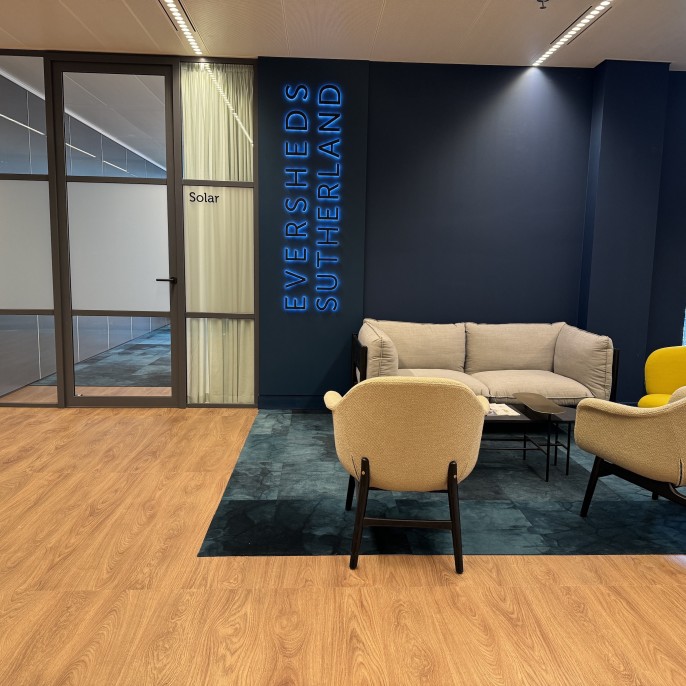 Vooraanzicht Eversheds Sutherland 3D-logo/naambord