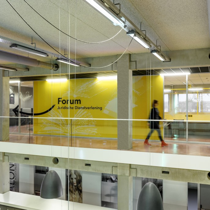 Privacy raamgraphics signing in de school MBO College Zuid