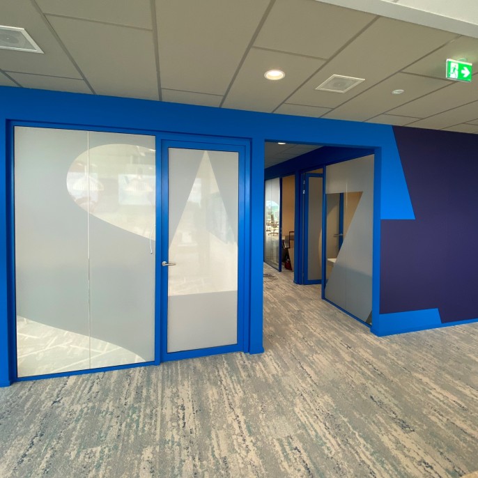 geprinte glas en wand graphics