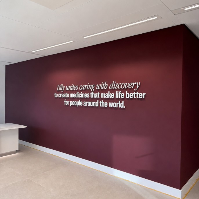 3D signing uit FSC hout voor Lilly Utrecht